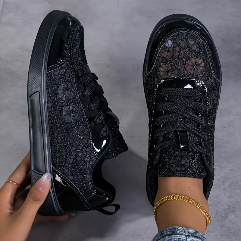 Camille | Sneakers Chic con Dettagli Eleganti in Pizzo