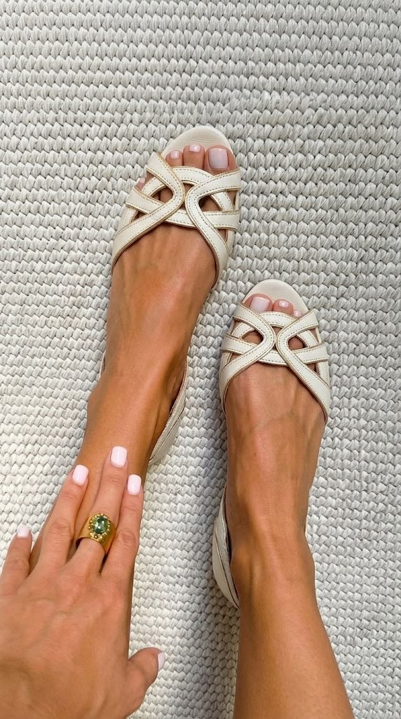 Camila | Eleganti Sandali Intrecciati Color Crema