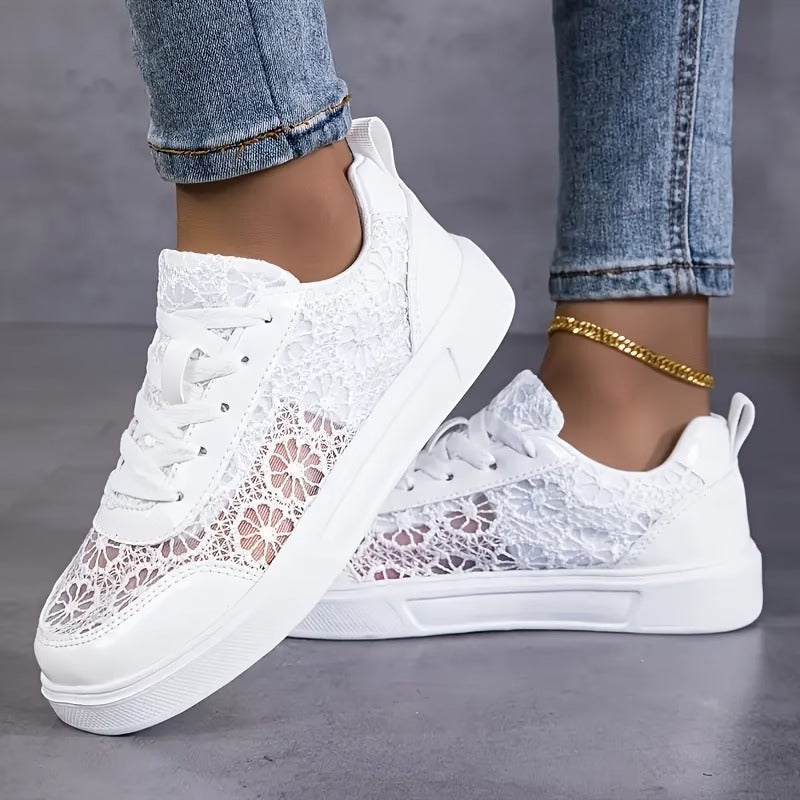 Camille | Sneakers Chic con Dettagli Eleganti in Pizzo